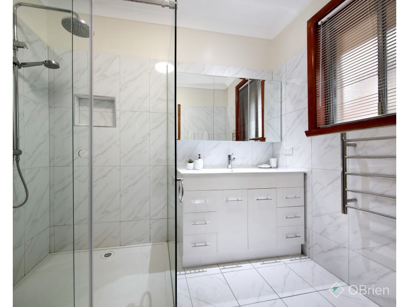 9 Stapley Crescent, Chadstone VIC 3148
