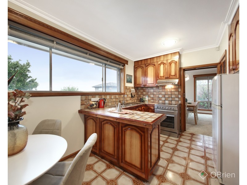 9 Stapley Crescent, Chadstone VIC 3148