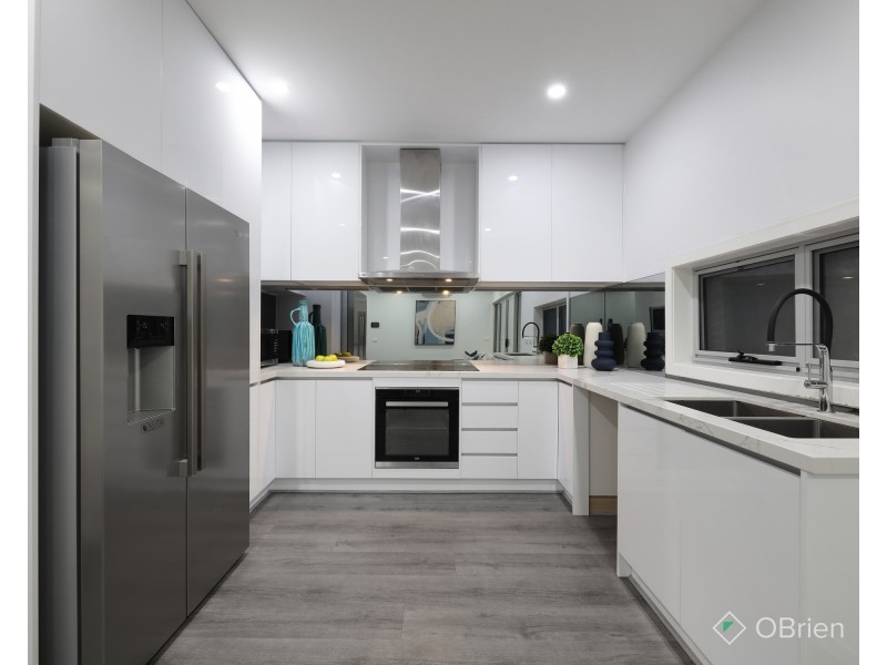 2/17 Atkinson Street, Chadstone VIC 3148