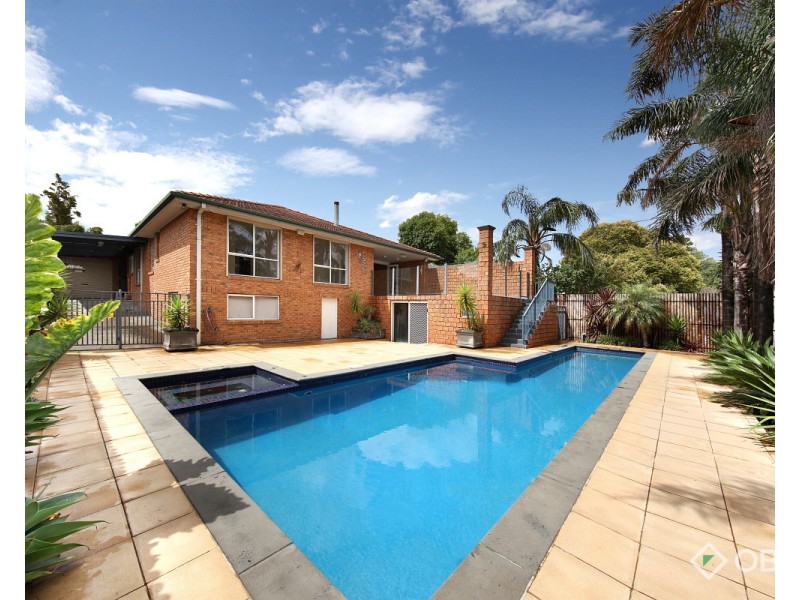 14 Hillcrest Avenue, Chadstone VIC 3148