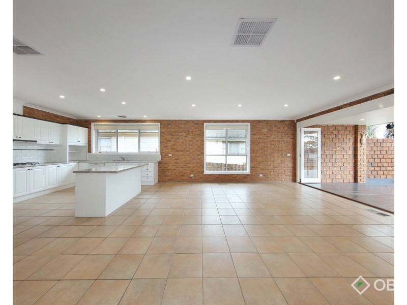 14 Hillcrest Avenue, Chadstone VIC 3148