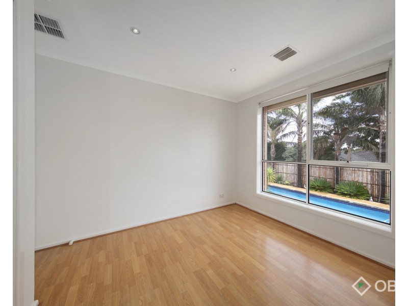 14 Hillcrest Avenue, Chadstone VIC 3148