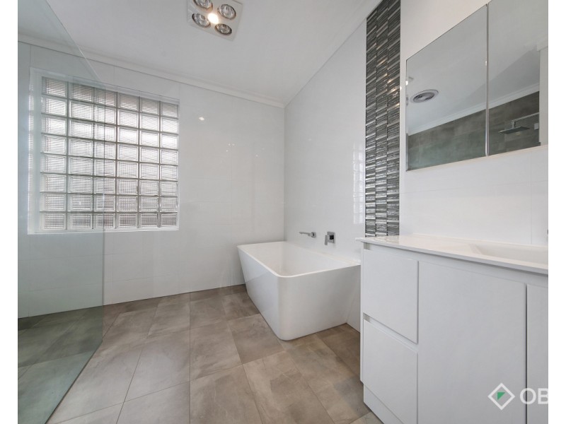 14 Hillcrest Avenue, Chadstone VIC 3148