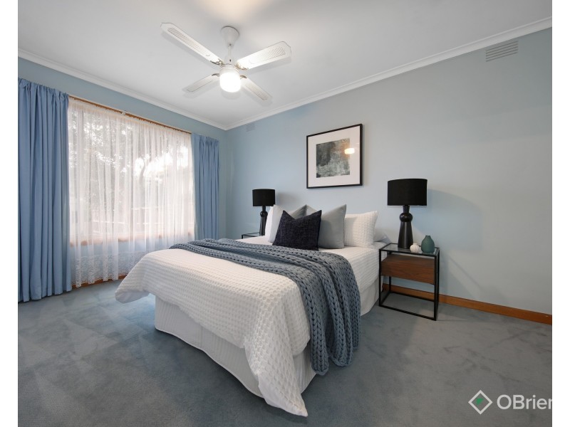 11 Grandview Road, Chadstone VIC 3148