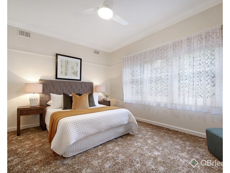 11 Grandview Road, Chadstone VIC 3148