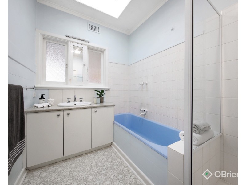 11 Grandview Road, Chadstone VIC 3148