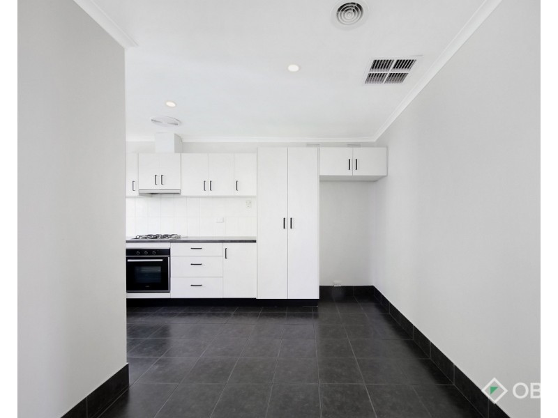 2/18 Golf Links Avenue, Oakleigh VIC 3166