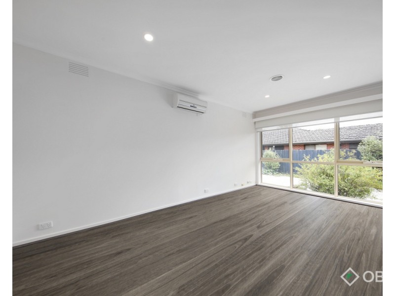 2/18 Golf Links Avenue, Oakleigh VIC 3166