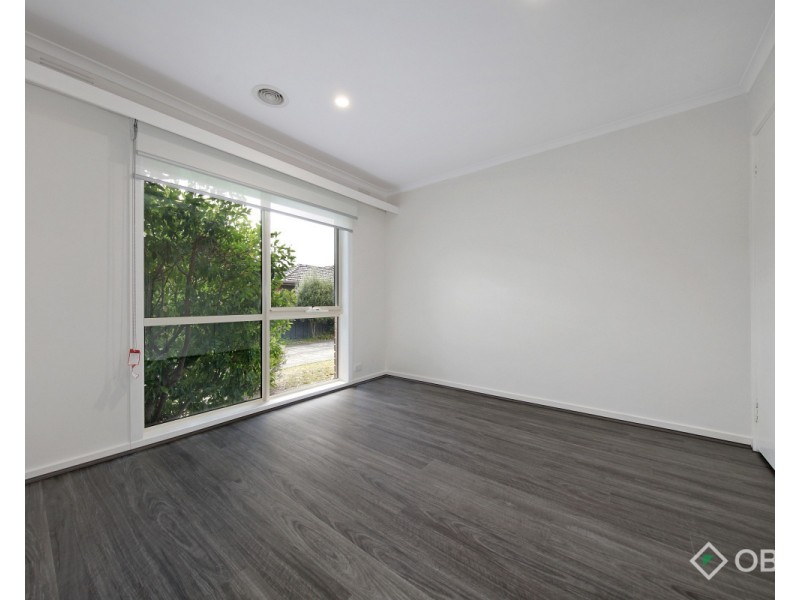 2/18 Golf Links Avenue, Oakleigh VIC 3166