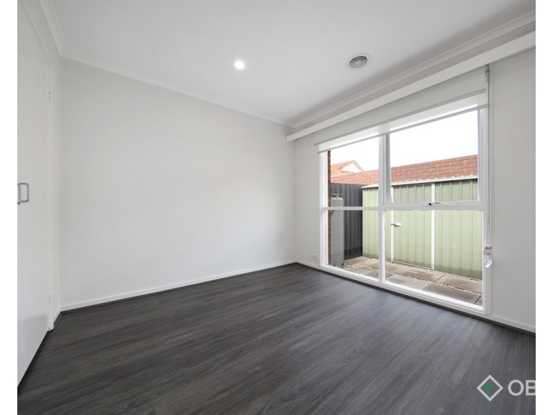 2/18 Golf Links Avenue, Oakleigh VIC 3166