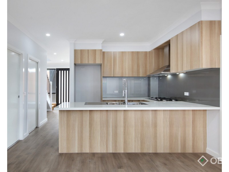 2/73 Hunt Crescent, Clarinda VIC 3169