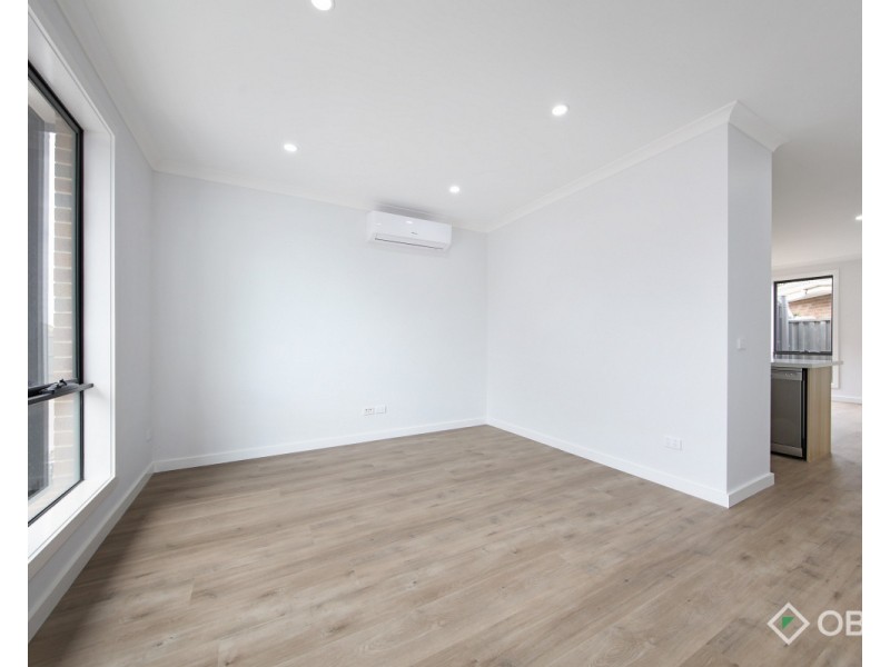 2/73 Hunt Crescent, Clarinda VIC 3169
