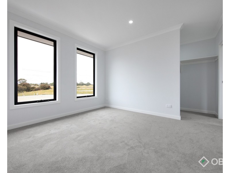 2/73 Hunt Crescent, Clarinda VIC 3169
