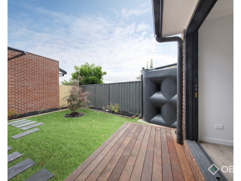 2/73 Hunt Crescent, Clarinda VIC 3169