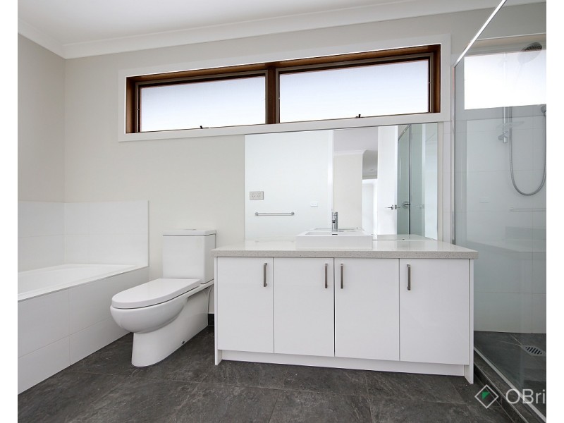 2/7 Claudel Street, Oakleigh East VIC 3166