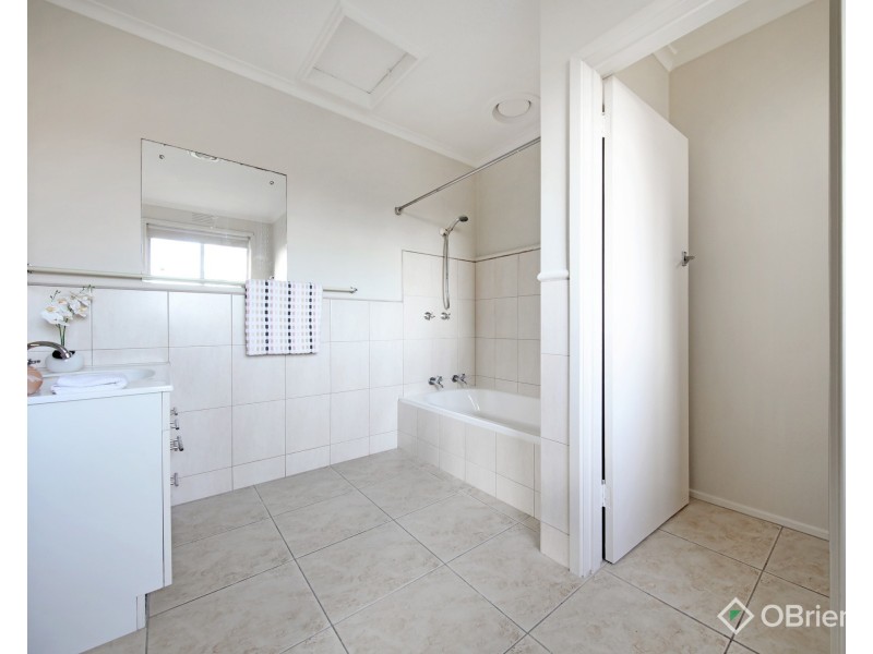 4/18 Marie Street, Doveton VIC 3177