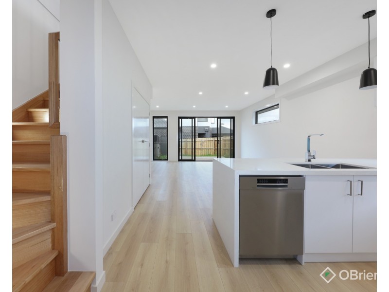 2/12 Coane Street, Oakleigh East VIC 3166