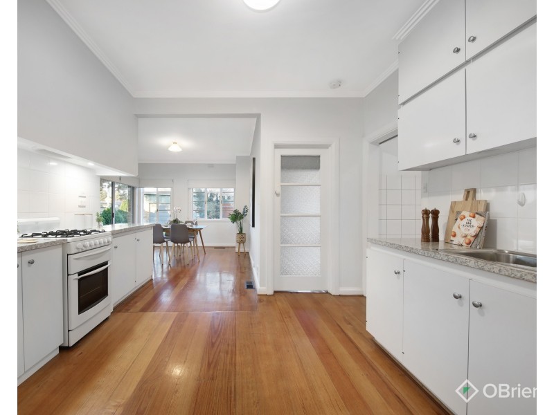 8 Young Street, Oakleigh VIC 3166