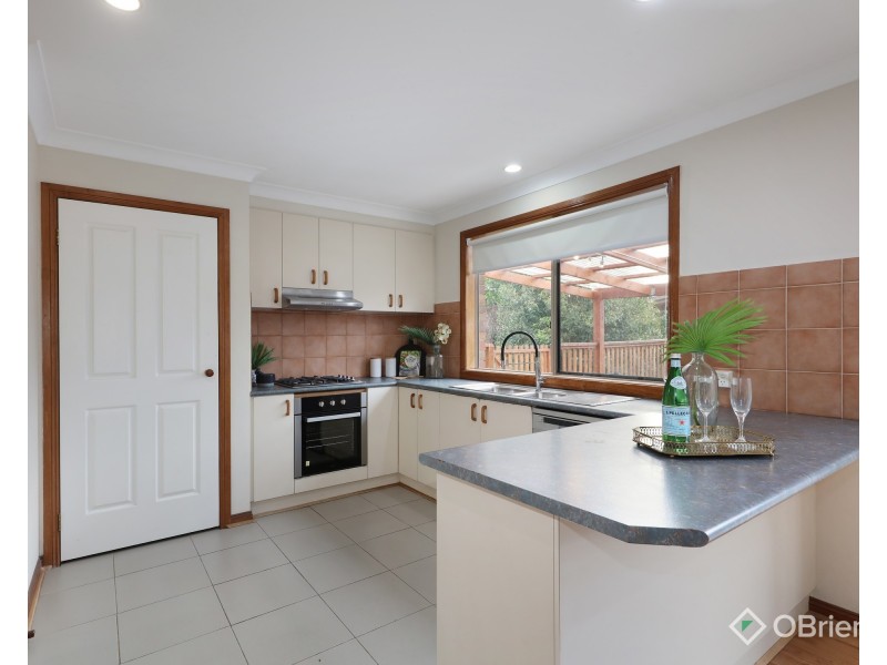 10 Kelrinda Close, Oakleigh South VIC 3167