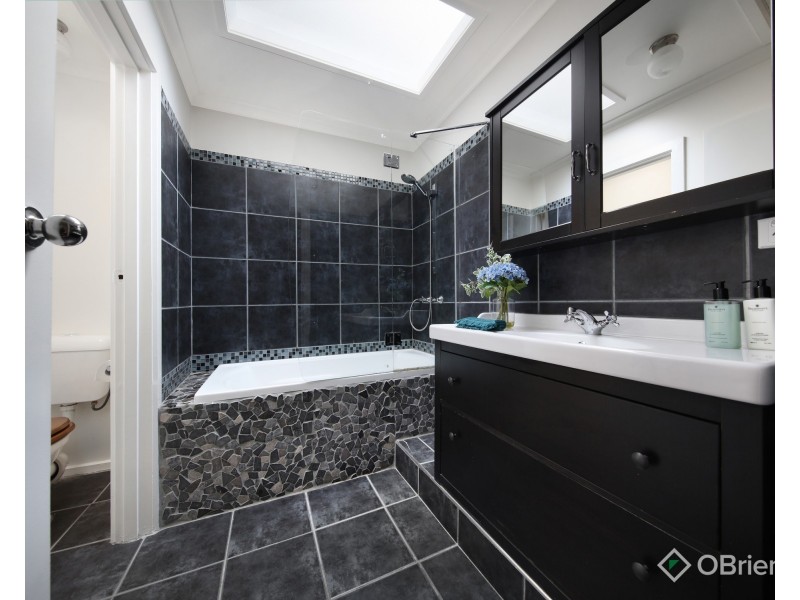 11/15 Eddys Grove, Bentleigh VIC 3204