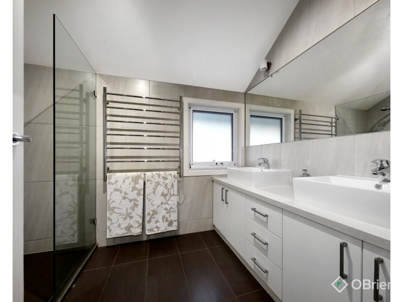 2/5 Cleek Ave, Oakleigh South VIC 3167