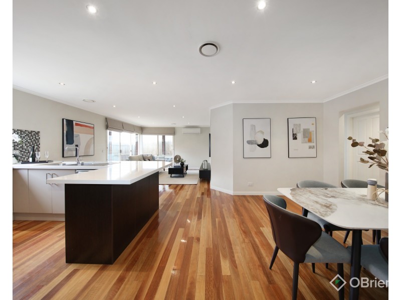 4 Banjo Paterson Avenue, Oakleigh East VIC 3166