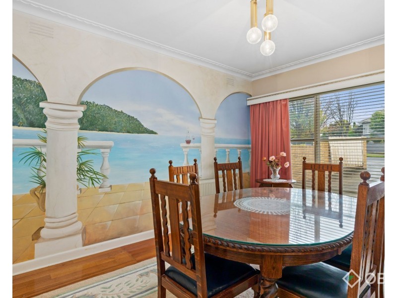 51 Aikman Crescent, Chadstone VIC 3148