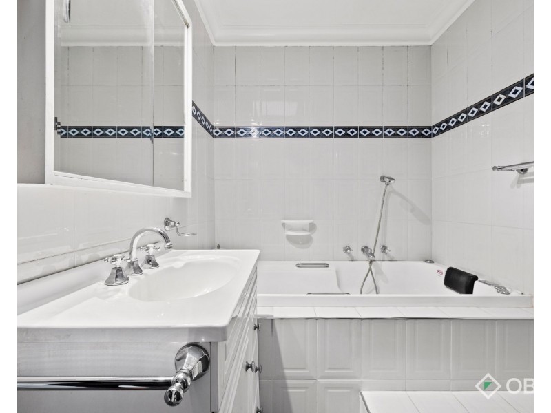 51 Aikman Crescent, Chadstone VIC 3148