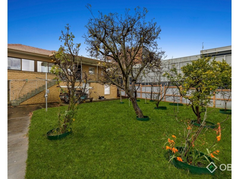 51 Aikman Crescent, Chadstone VIC 3148