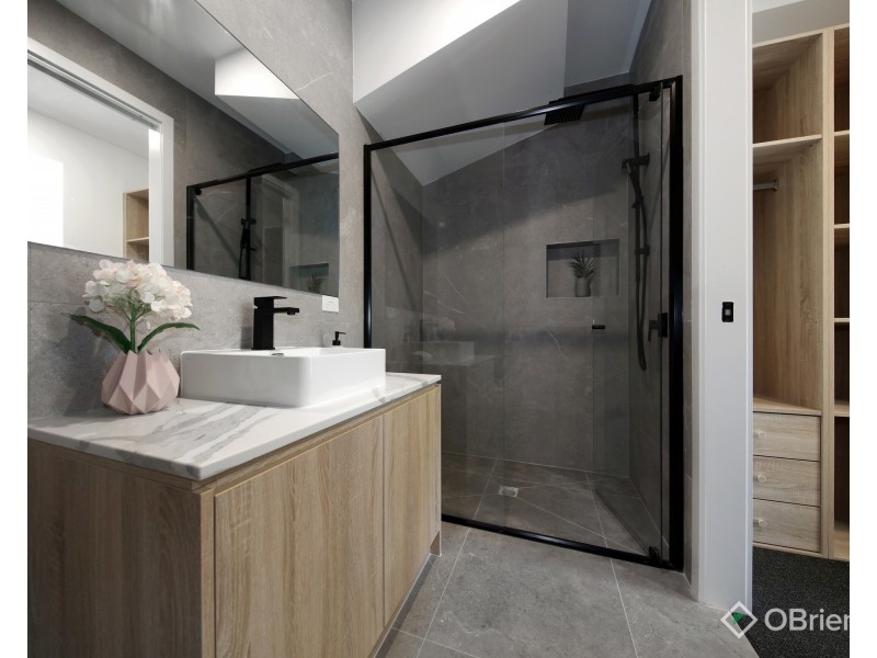 1/35 Mccubbin Street, Burwood VIC 3125