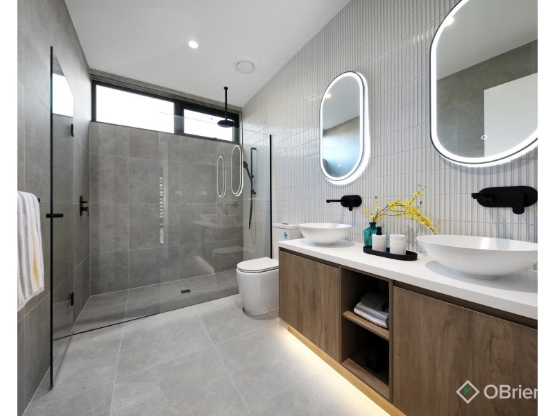 85 Littlewood Street, Hampton VIC 3188