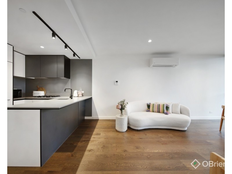 202/89 Atherton Road, Oakleigh VIC 3166