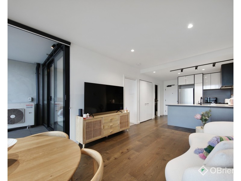 202/89 Atherton Road, Oakleigh VIC 3166