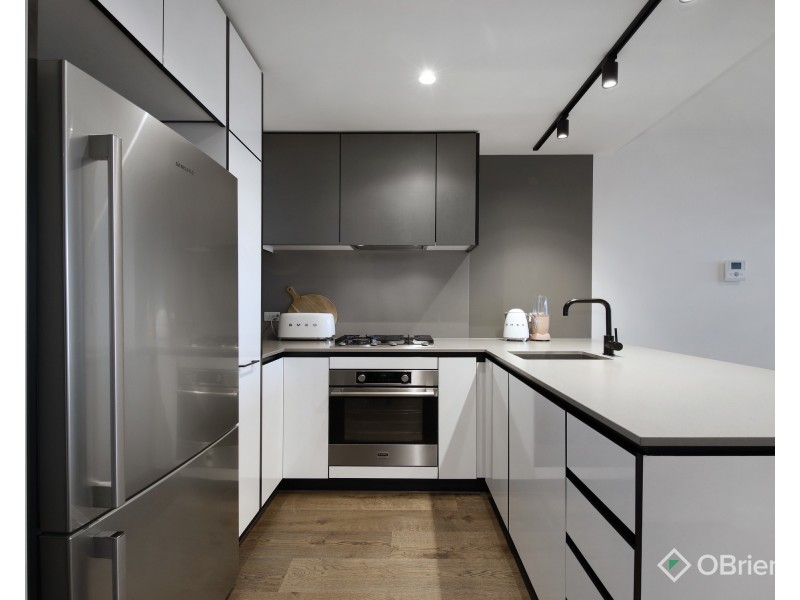 202/89 Atherton Road, Oakleigh VIC 3166