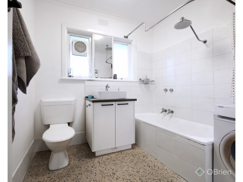 2/1761-1763 Dandenong Road, Oakleigh East VIC 3166