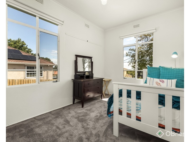 8 Aloomba Street, Chadstone VIC 3148