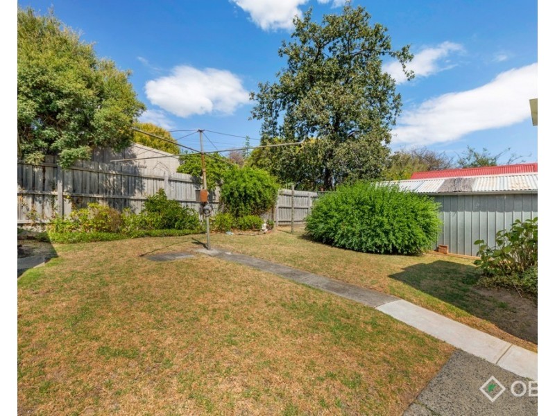 8 Aloomba Street, Chadstone VIC 3148