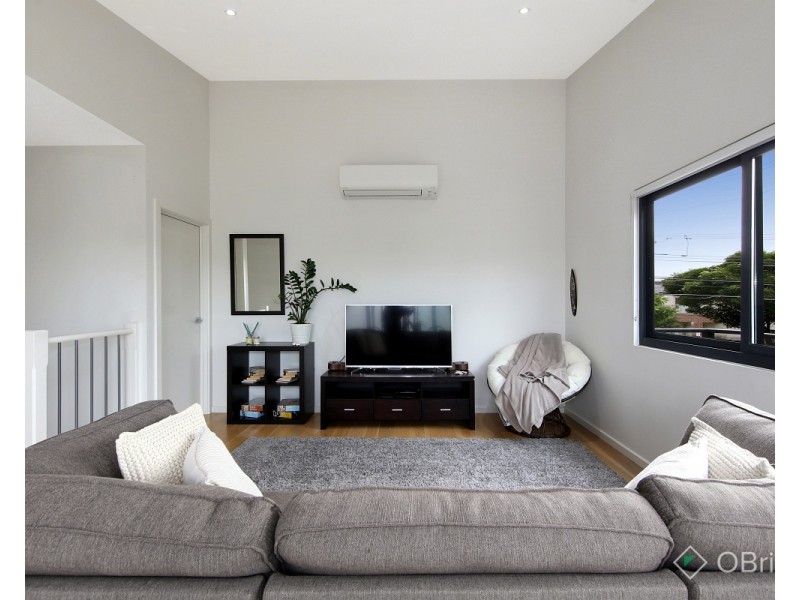 1/110 Atherton Road, Oakleigh VIC 3166