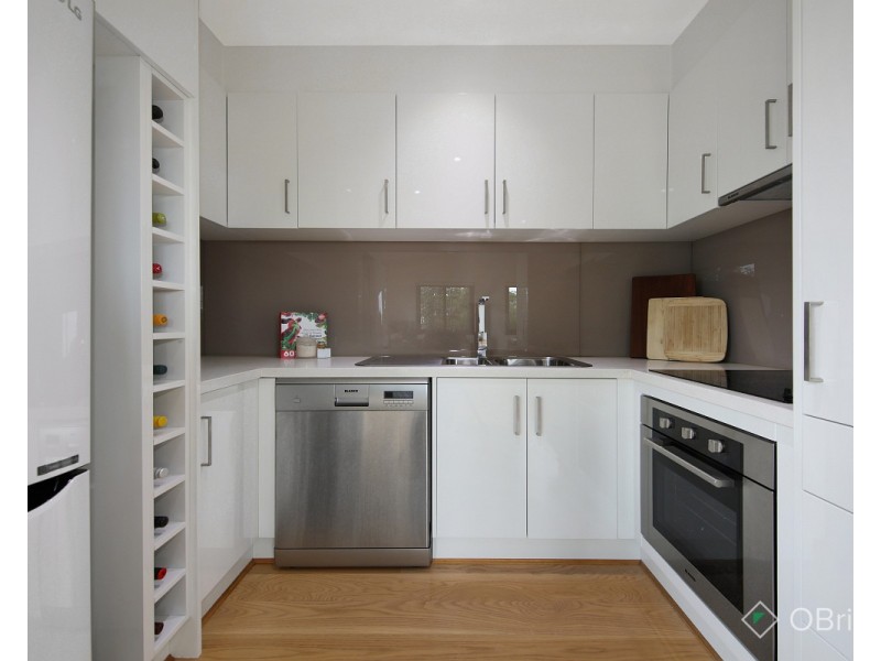 1/110 Atherton Road, Oakleigh VIC 3166