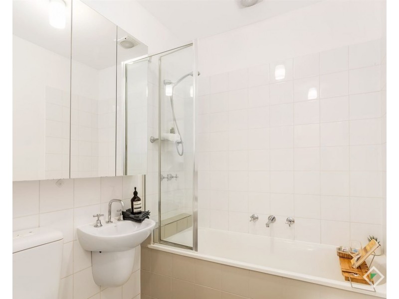 4/1 Greenfield Drive, Clayton VIC 3168