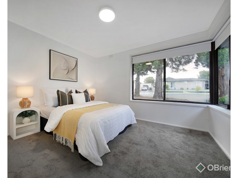 8 Honeysuckle Avenue, Wheelers Hill VIC 3150