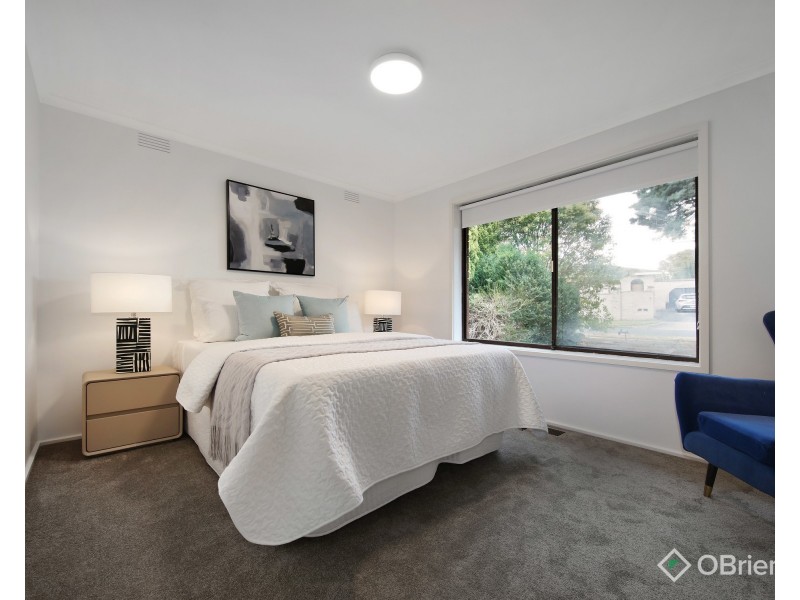 8 Honeysuckle Avenue, Wheelers Hill VIC 3150