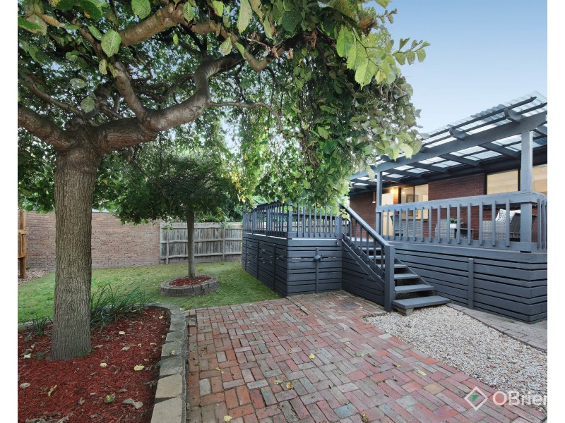 8 Honeysuckle Avenue, Wheelers Hill VIC 3150