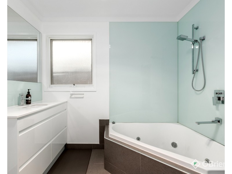 40 Paddington Avenue, Carrum Downs VIC 3201