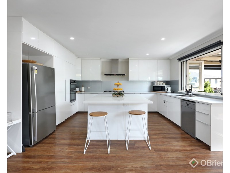 5 Fairland Avenue, Oakleigh East VIC 3166