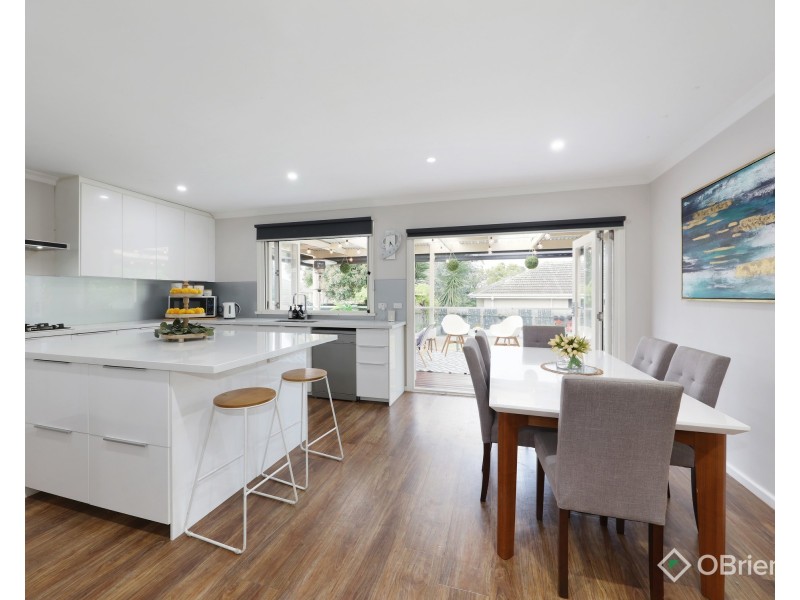 5 Fairland Avenue, Oakleigh East VIC 3166