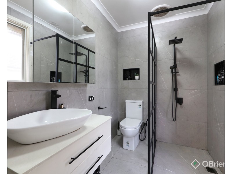 5 Fairland Avenue, Oakleigh East VIC 3166