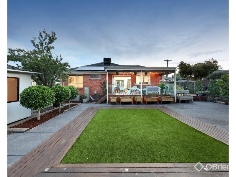 5 Fairland Avenue, Oakleigh East VIC 3166