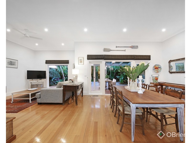 17 Downing Street, Oakleigh VIC 3166