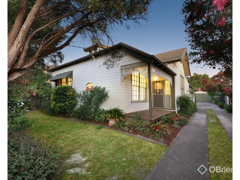 4 Clapham Road, Hughesdale VIC 3166